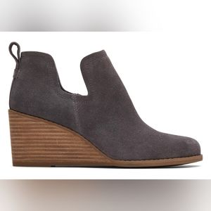 TOMS - Women's Kallie Grey Suede Wedge size 8.5